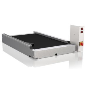 Checkout conveyor belts with control